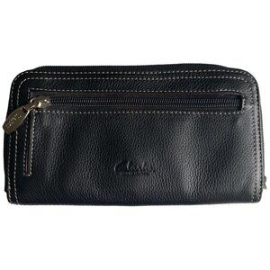 Clarks Dark Brown Leather Wallet With Zip Closure & Multiple Compartments